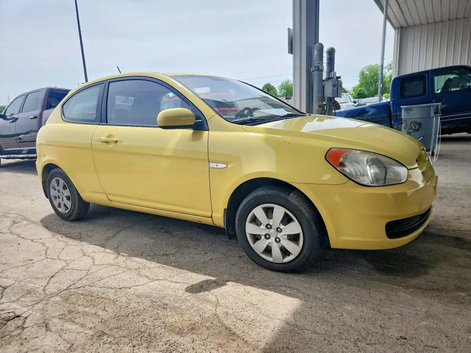 2010 HYUNDAI ACCENT GS  
