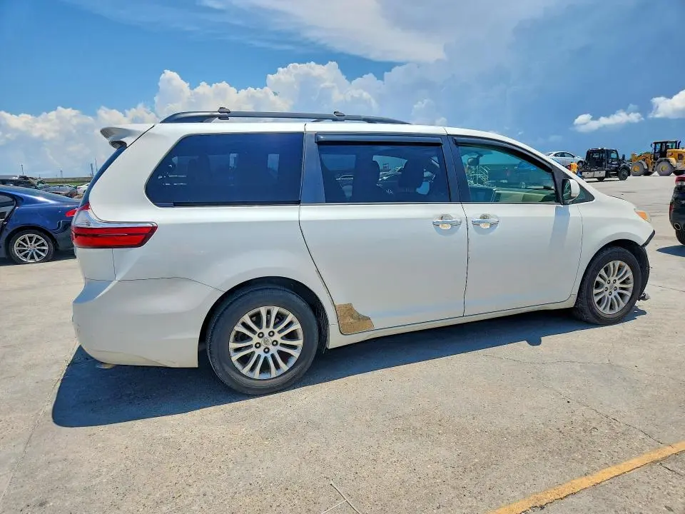 2016 TOYOTA SIENNA XLE 8-PASSENGER  