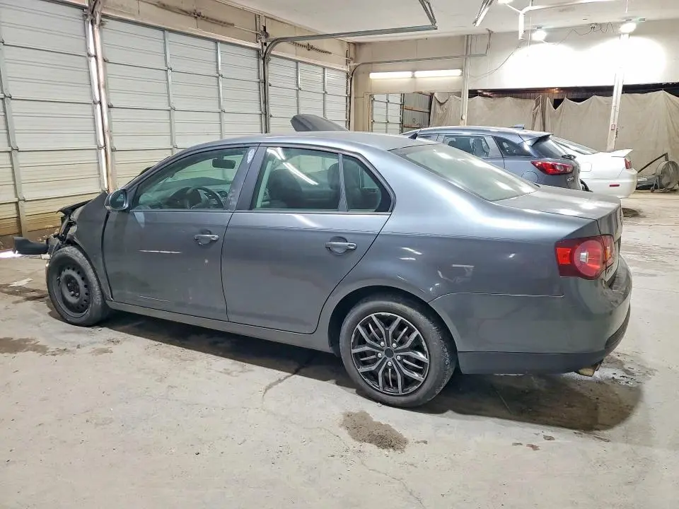 2010 VOLKSWAGEN JETTA S  