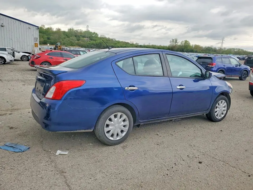2019 NISSAN VERSA SV  