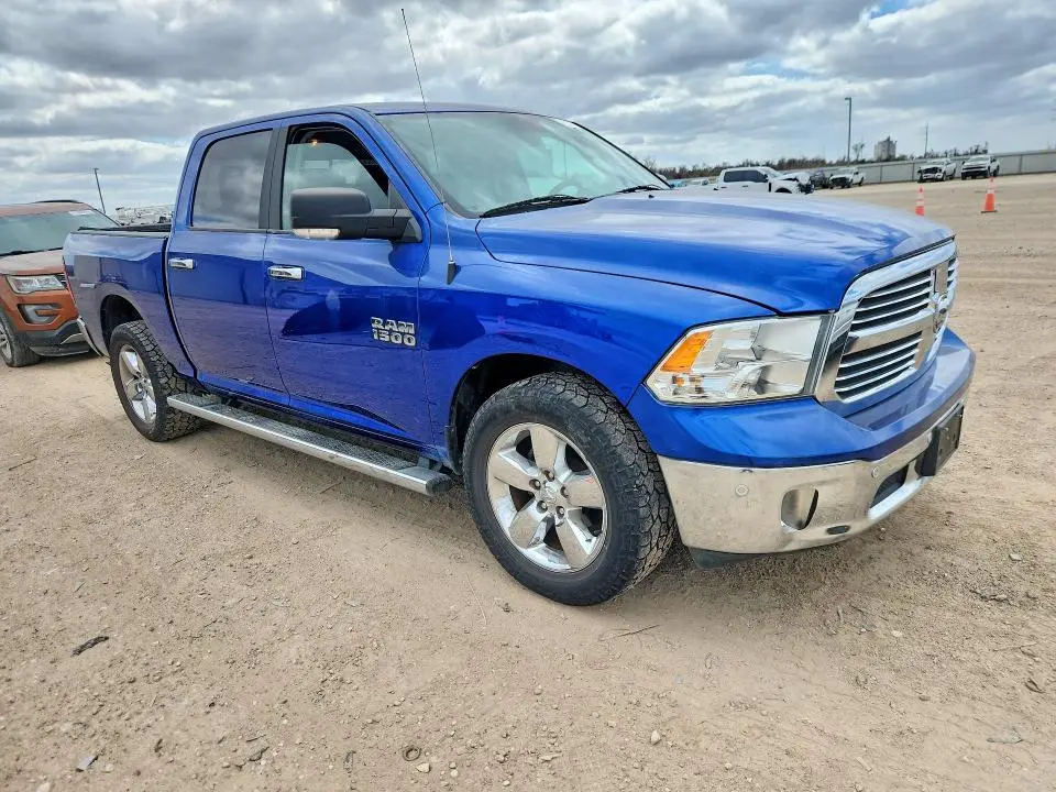 2018 RAM 1500 SLT  