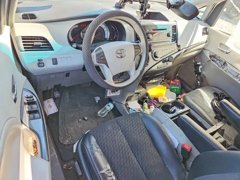 2013 TOYOTA SIENNA SPORT  