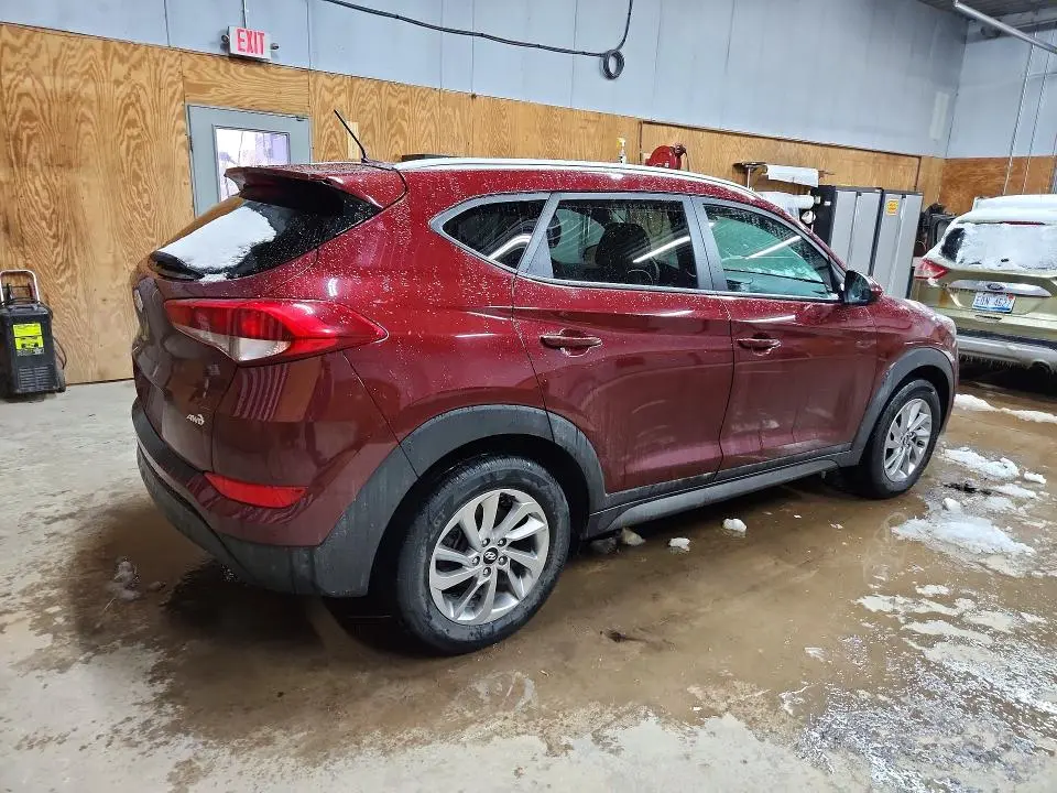 2016 HYUNDAI TUCSON SE  