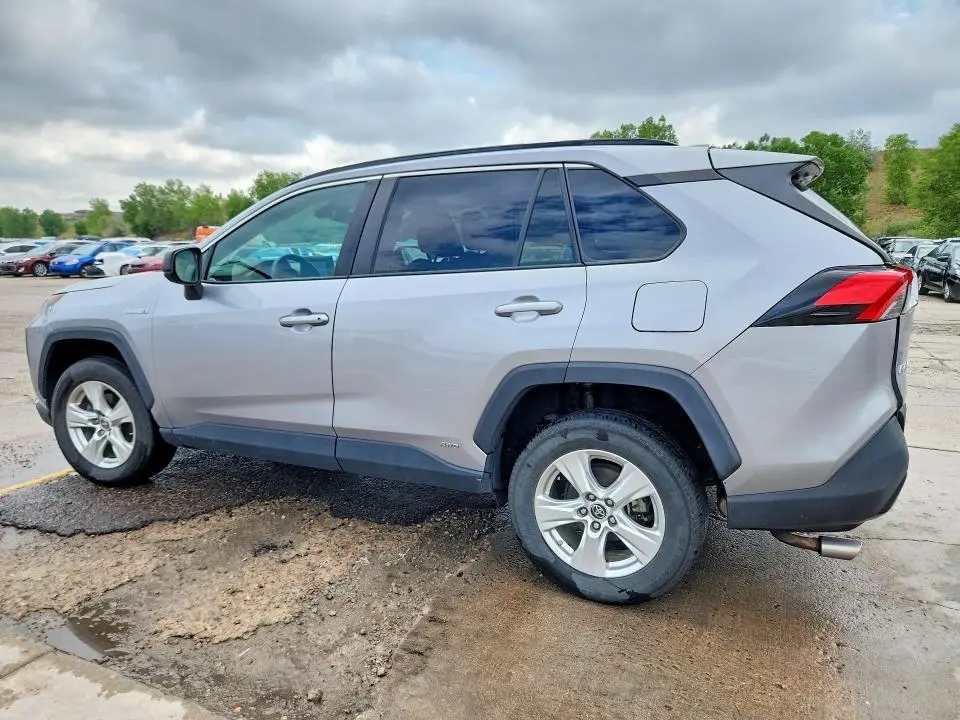 2021 TOYOTA RAV4 LE  