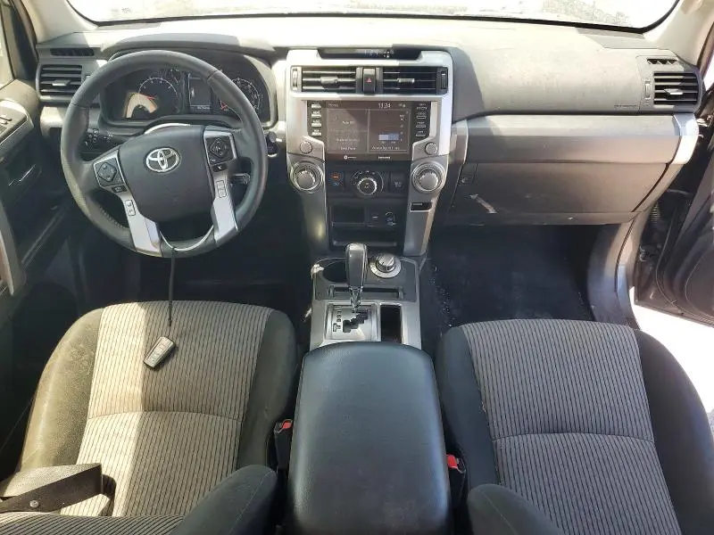 2022 TOYOTA 4RUNNER SR5  