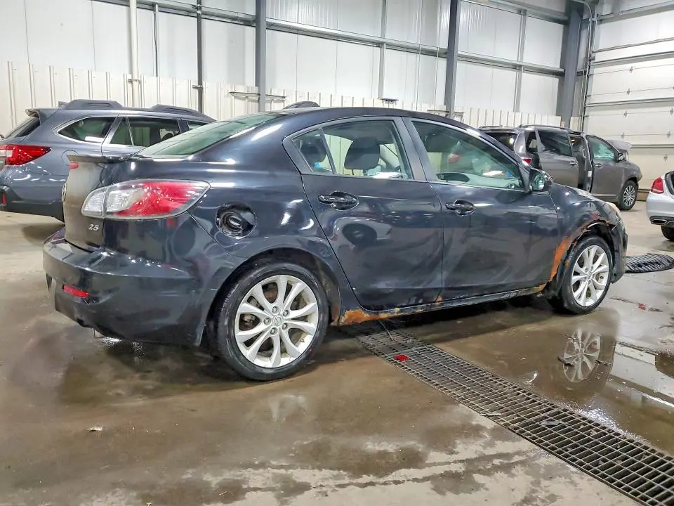 2011 MAZDA 3 S  