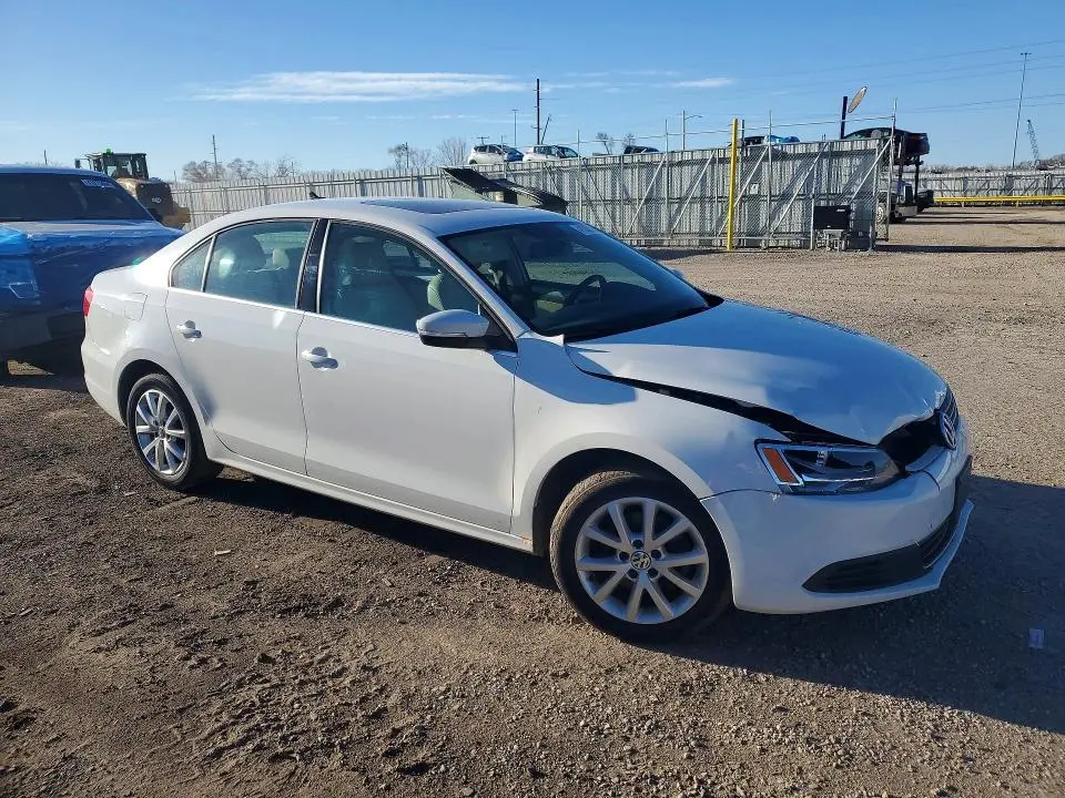 2013 VOLKSWAGEN JETTA SE  