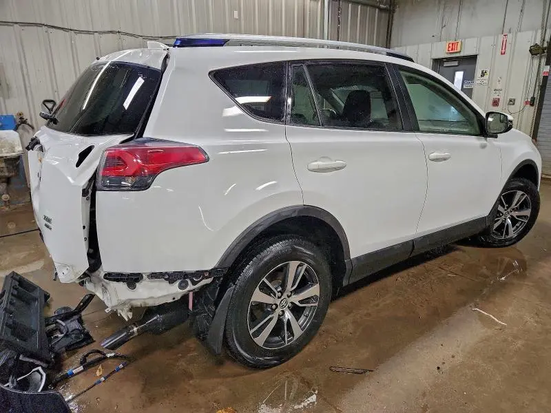 2017 TOYOTA RAV4 XLE  