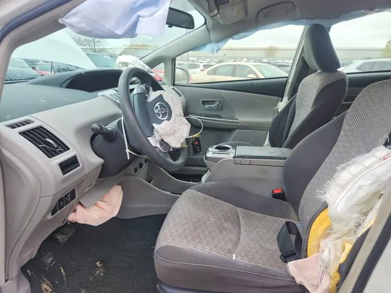 2015 TOYOTA PRIUS V TWO  