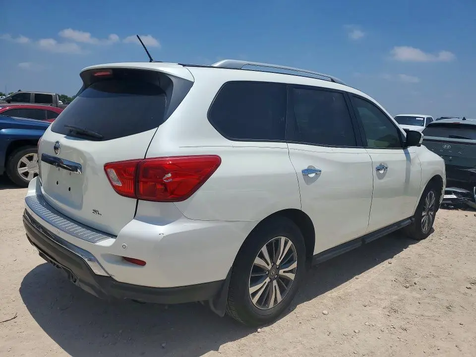 2017 NISSAN PATHFINDER SL  