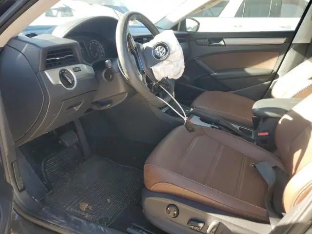 2021 VOLKSWAGEN PASSAT SE  