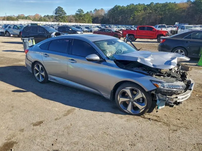 2019 HONDA ACCORD TOURING  