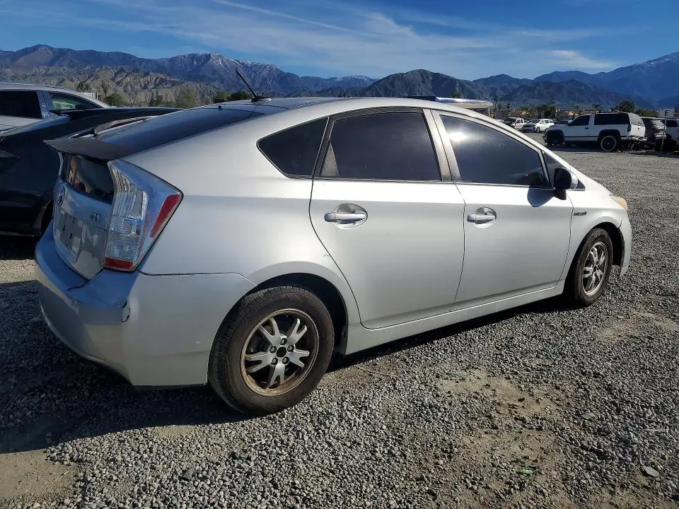 2011 TOYOTA PRIUS TWO  