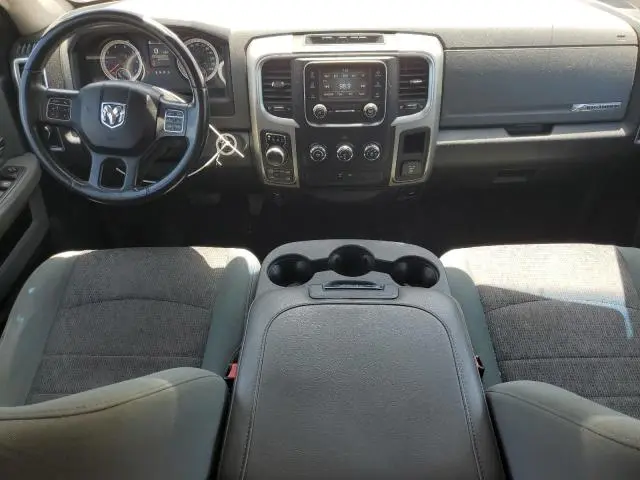 2016 RAM 1500 SLT  