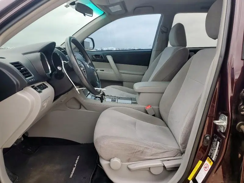 2013 TOYOTA HIGHLANDER BASE