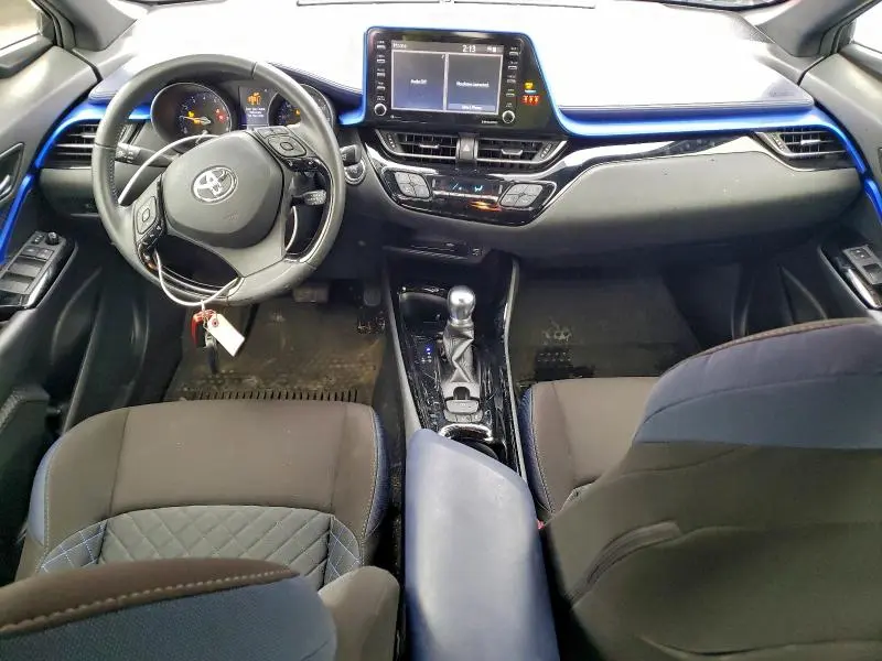 2020 TOYOTA C-HR XLE  