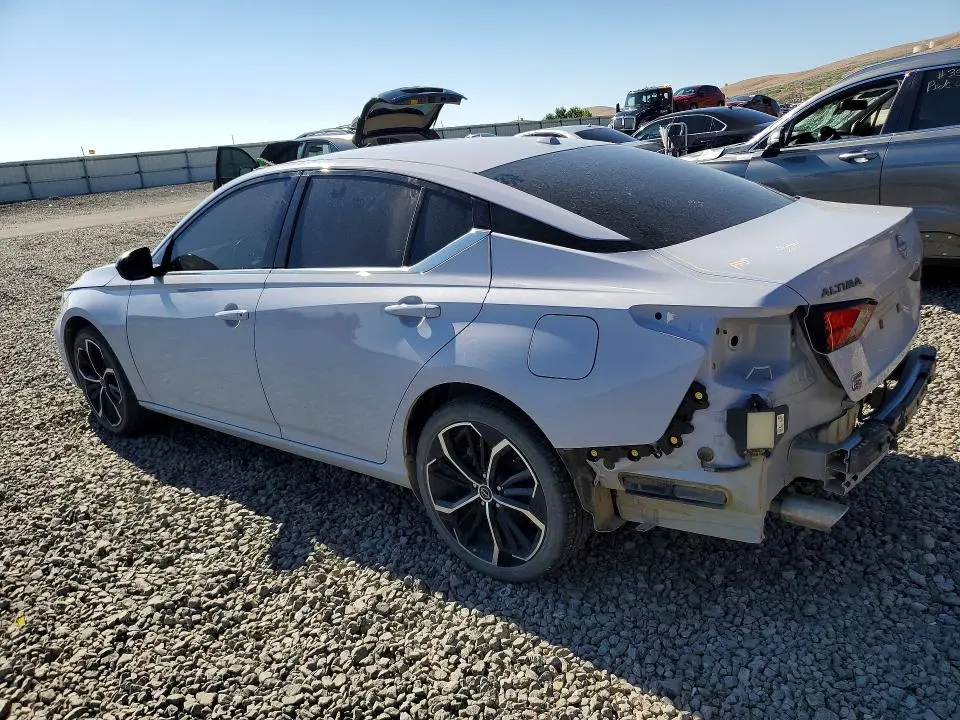 2024 NISSAN ALTIMA SR  