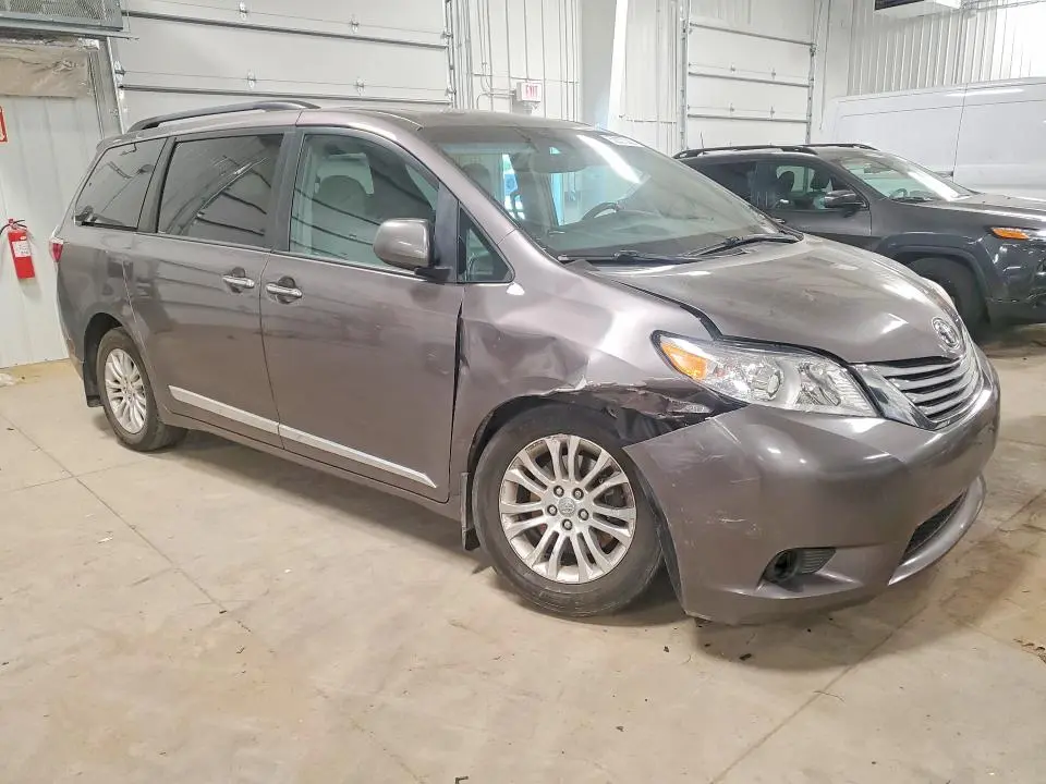 2015 TOYOTA SIENNA XLE 8-PASSENGER  