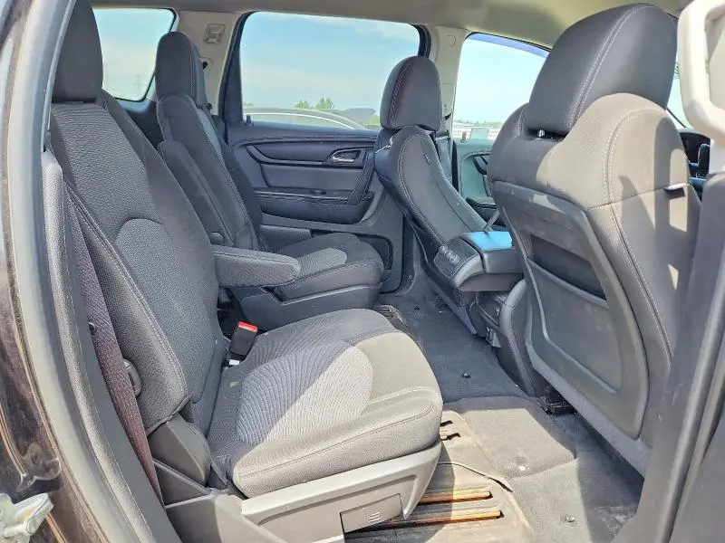 2015 CHEVROLET TRAVERSE LT  