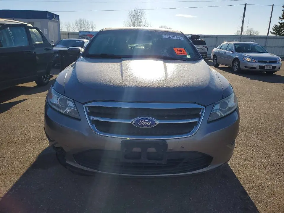 2011 FORD TAURUS SEL  