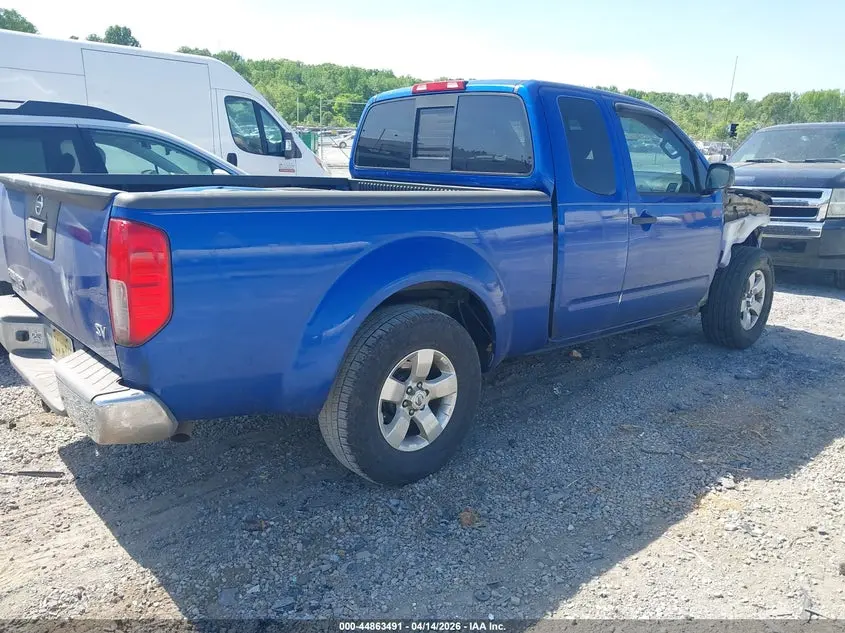 2013 NISSAN FRONTIER SV