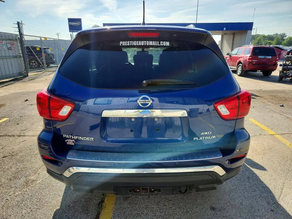 2017 NISSAN PATHFINDER PLATINUM  