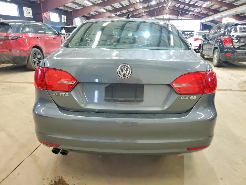 2013 VOLKSWAGEN JETTA SE  