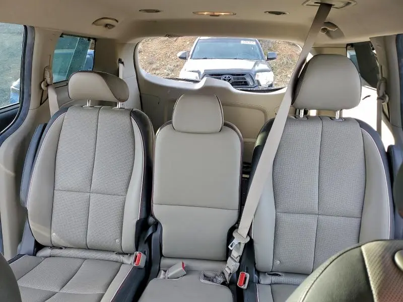 2016 KIA SEDONA EX  