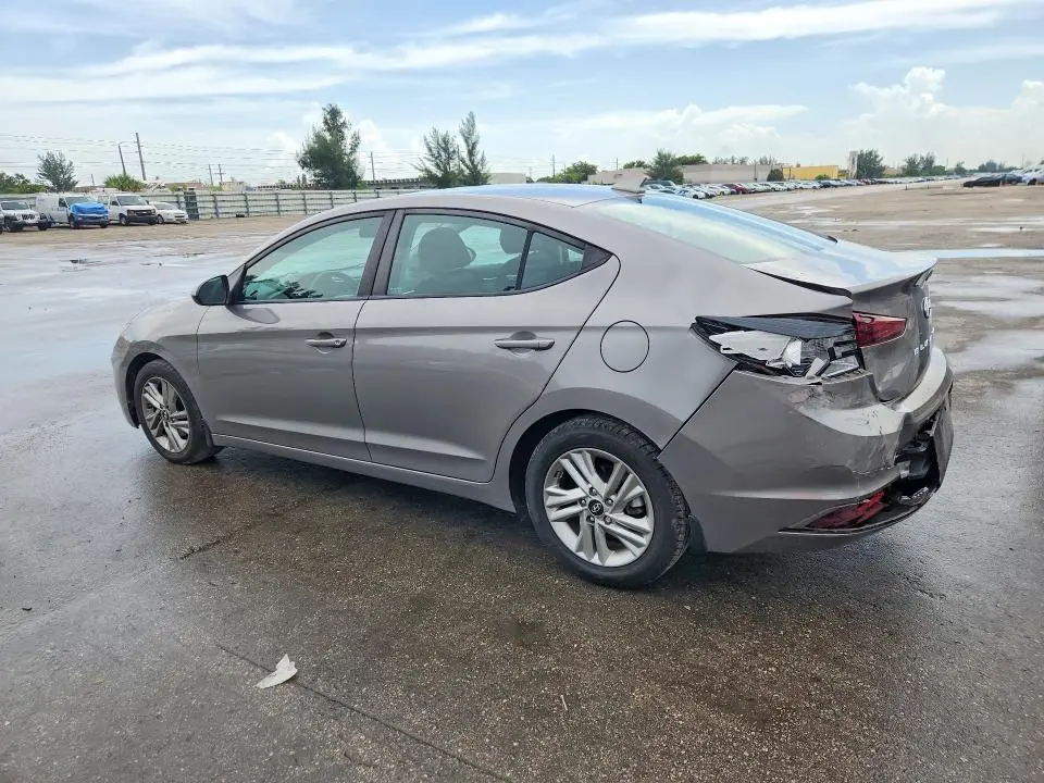 2020 HYUNDAI ELANTRA SEL  