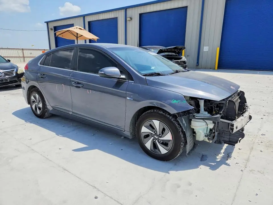 2017 HYUNDAI IONIQ SEL  