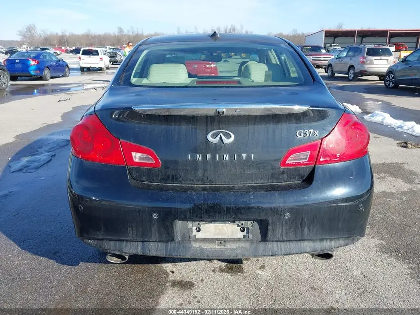 2013 INFINITI G37X  