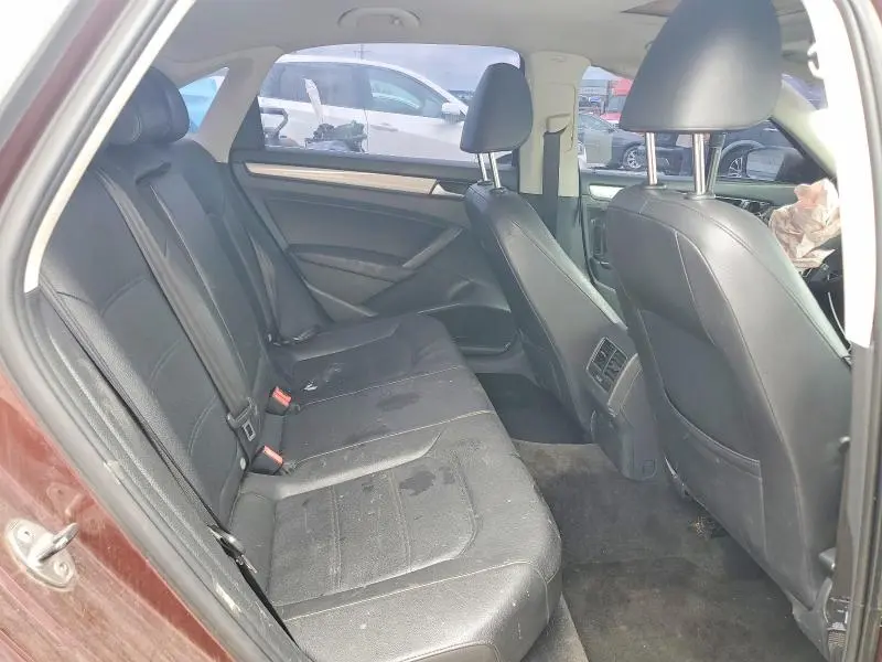 2013 VOLKSWAGEN PASSAT SE  