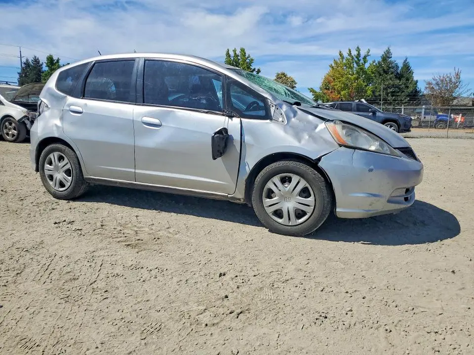 2011 HONDA FIT   