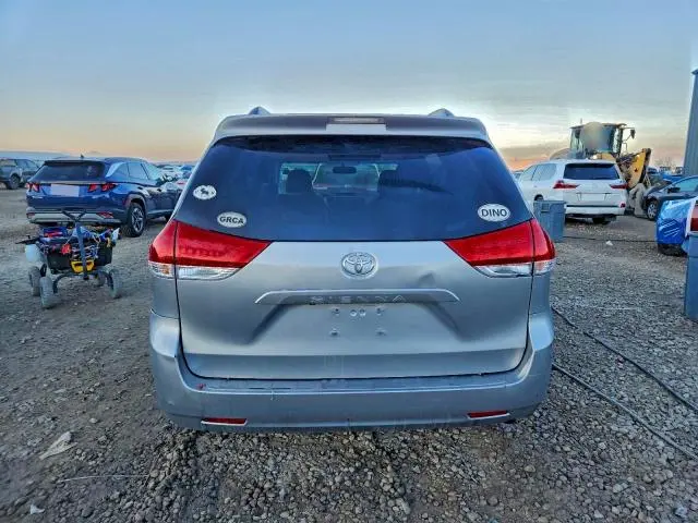 2011 TOYOTA SIENNA LE  