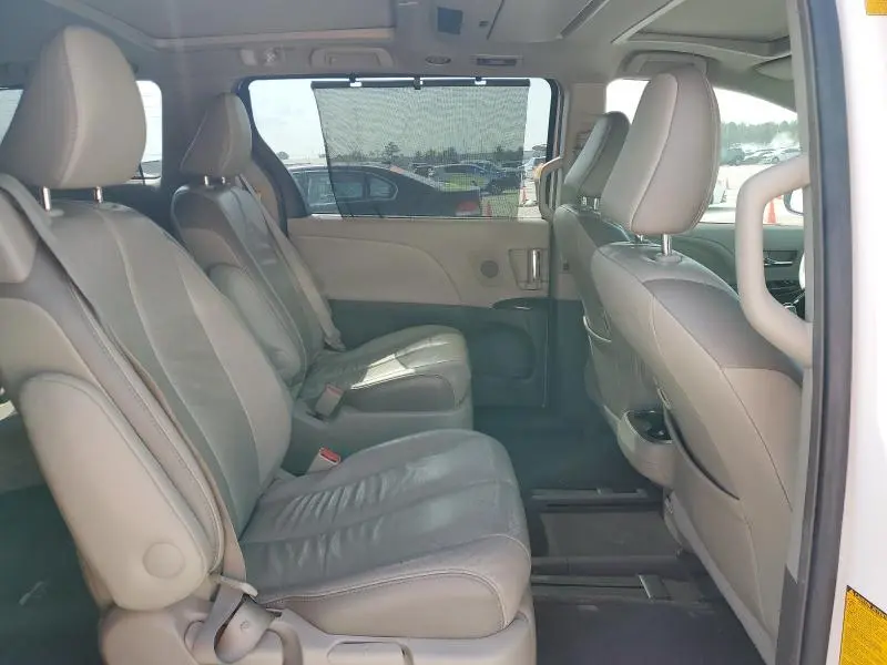 2013 TOYOTA SIENNA LIMITED 7-PASSENGER  