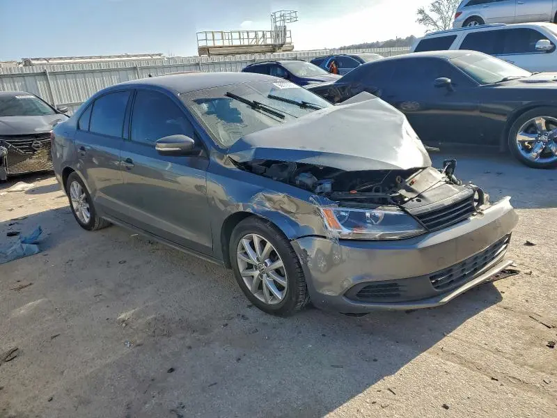 2011 VOLKSWAGEN JETTA SE  