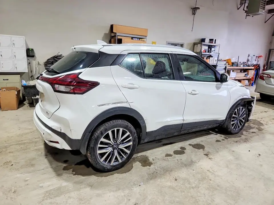 2024 NISSAN KICKS SV  