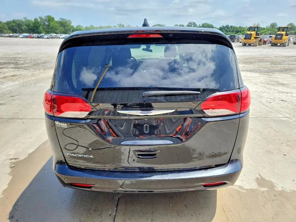 2018 CHRYSLER PACIFICA LX  