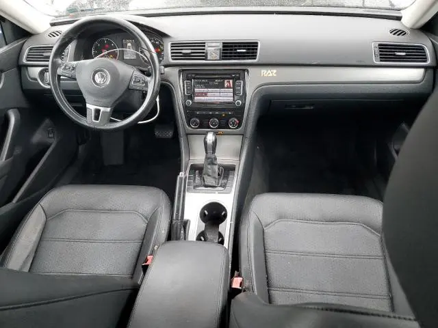 2015 VOLKSWAGEN PASSAT SE  