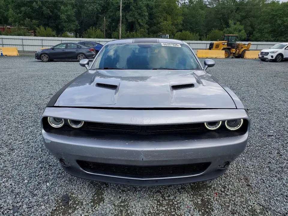 2017 DODGE CHALLENGER SXT  