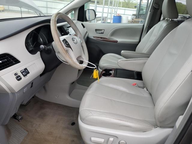 2013 TOYOTA SIENNA XLE