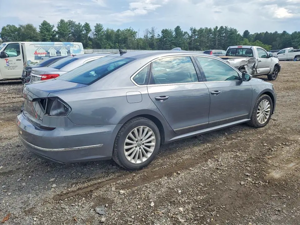2017 VOLKSWAGEN PASSAT SE  