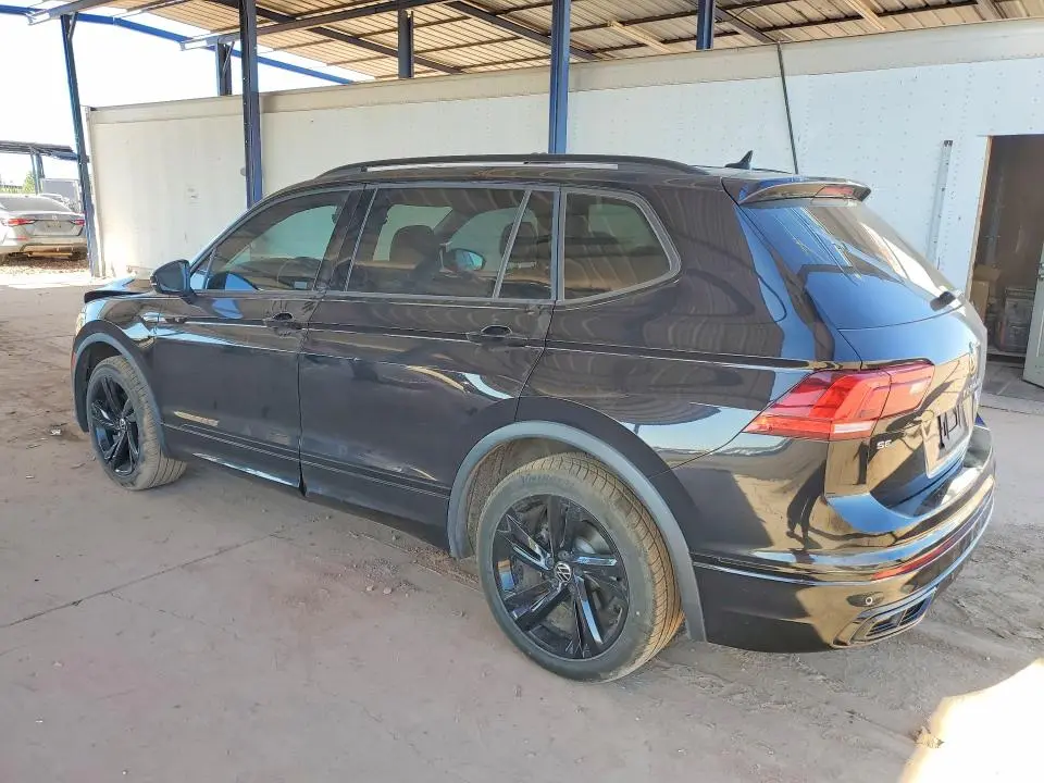 2023 VOLKSWAGEN TIGUAN SE R-LINE BLACK  