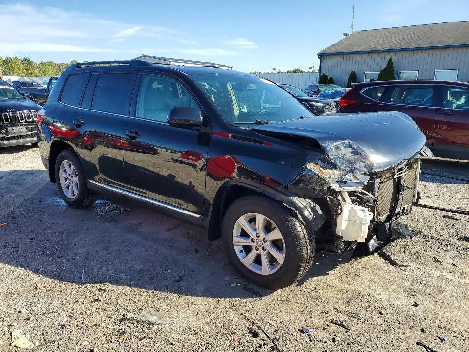 2012 TOYOTA HIGHLANDER SE  