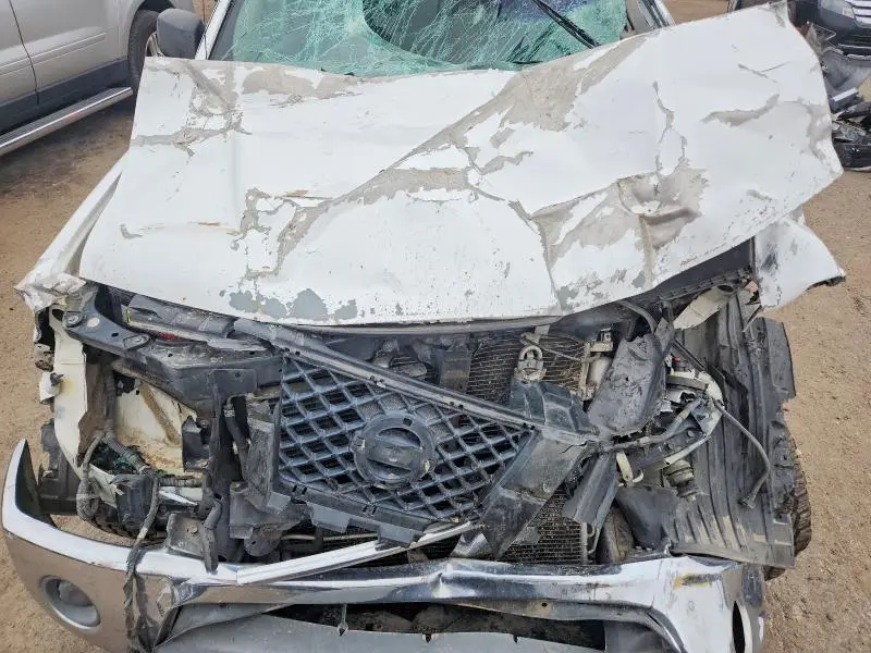 2010 NISSAN FRONTIER CREW CAB SE  