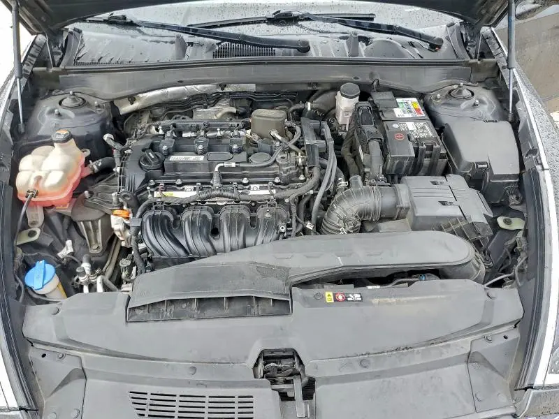 2022 HYUNDAI SONATA SE  