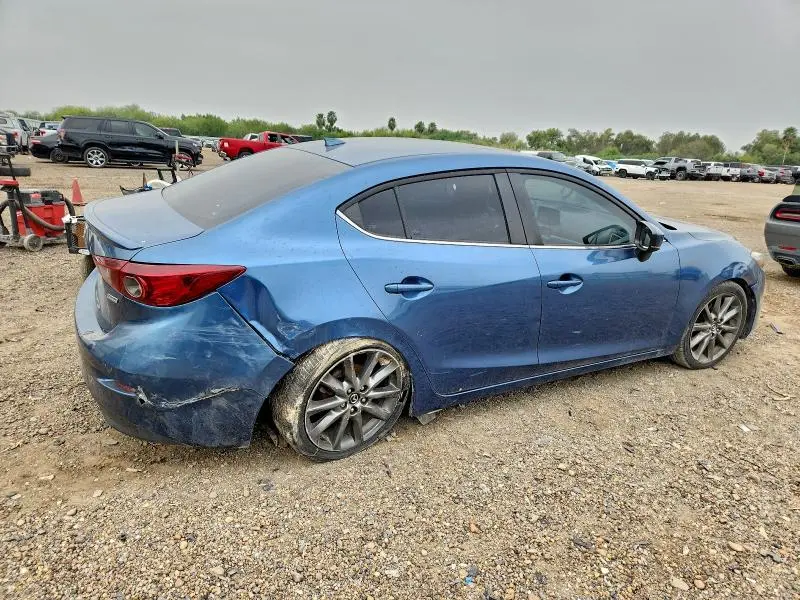 2018 MAZDA 3 TOURING  
