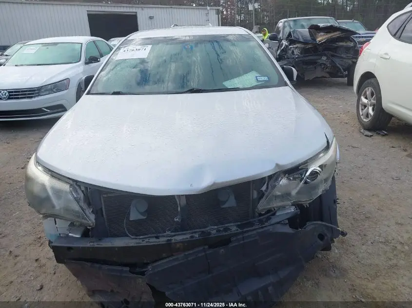 2012 TOYOTA CAMRY SE