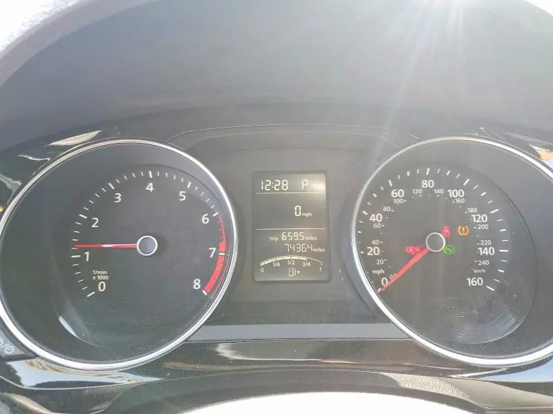 2016 VOLKSWAGEN JETTA SPORT  