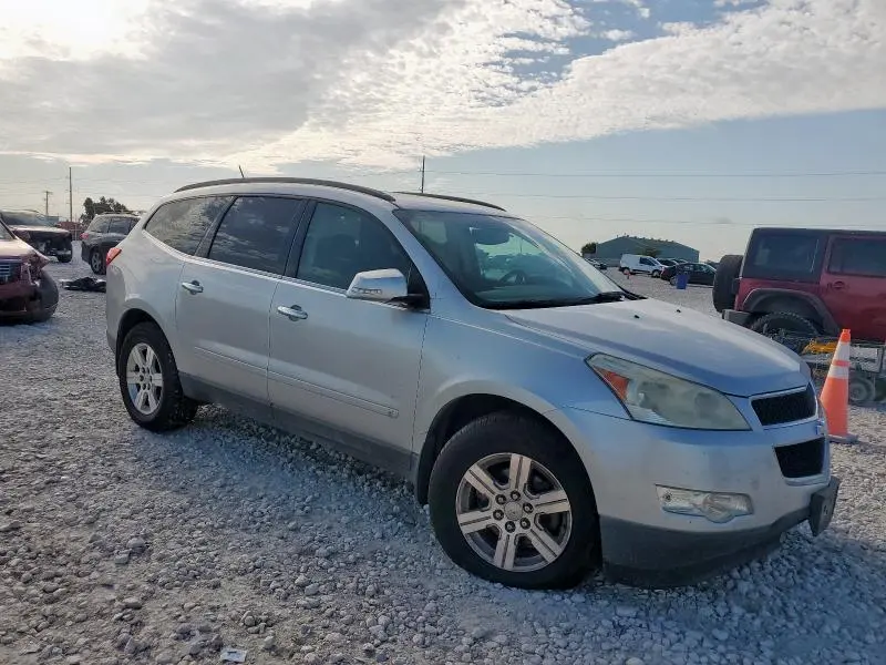 2010 CHEVROLET TRAVERSE LT  